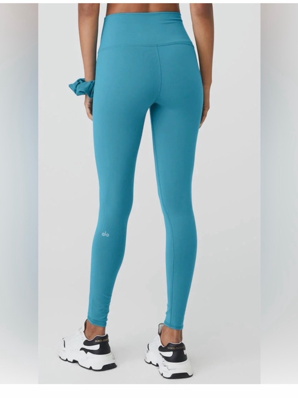 ALO Yoga woman’s Leggings in Teal Blue